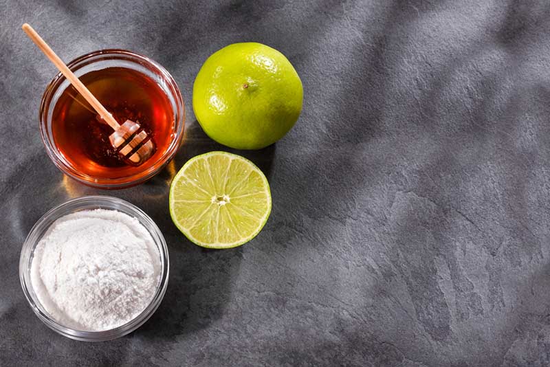 Cách tắm trắng da bằng baking soda mật ong và chanh