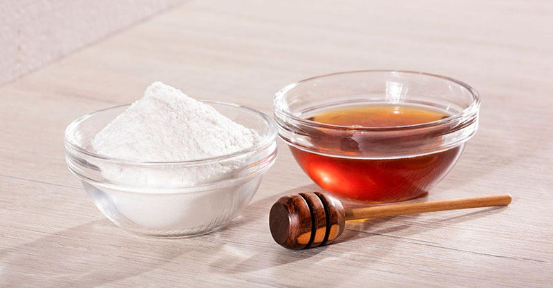 Mặt nạ trắng da bằng baking soda và mật ong