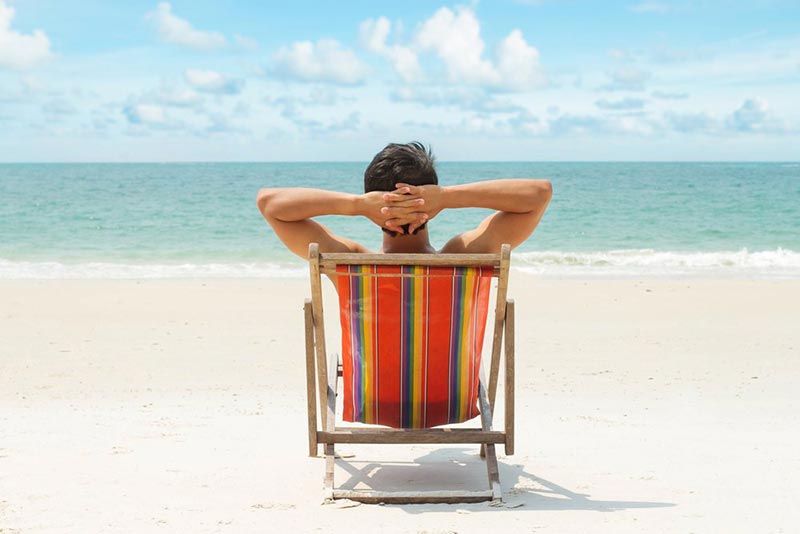 Tắm nắng là cách để nam giới bổ sung vitamin D, ngăn ngừa dấu hiệu yếu sinh lý