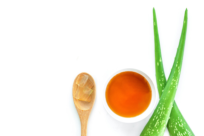 Cách làm trắng da toàn thân bằng nha đam và mật ong