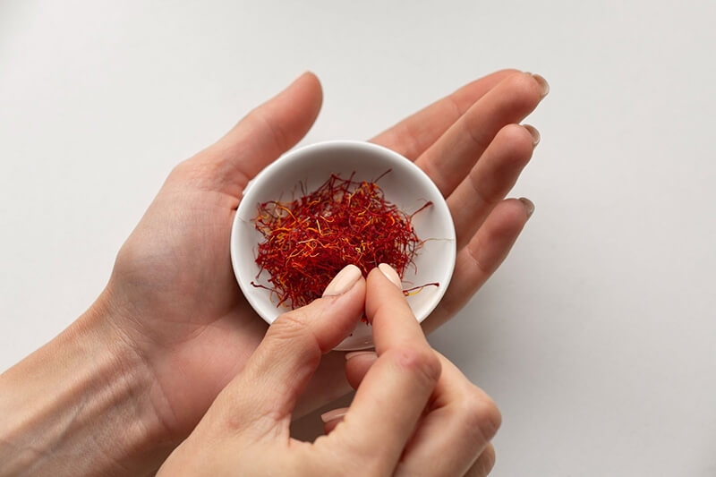 Dùng nhụy hoa nghệ tây chữa mất ngủ theo chỉ định bác sĩ