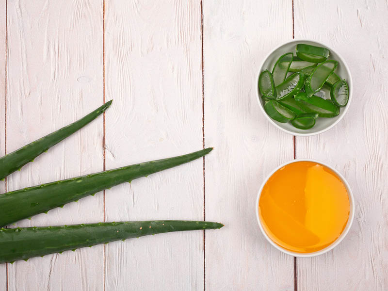 Hướng dẫn làm trắng da toàn thân bằng nha đam và bột nghệ