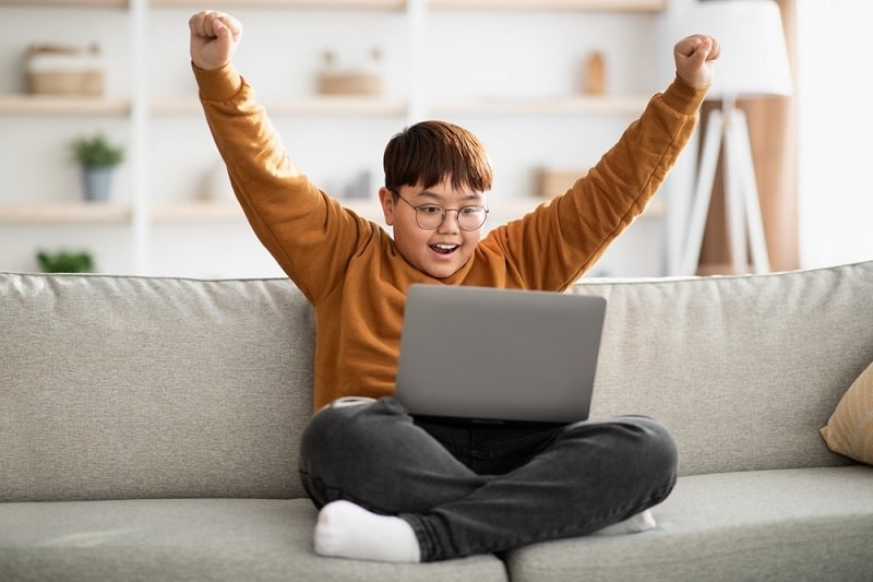 Người có bố, mẹ bị cận thị