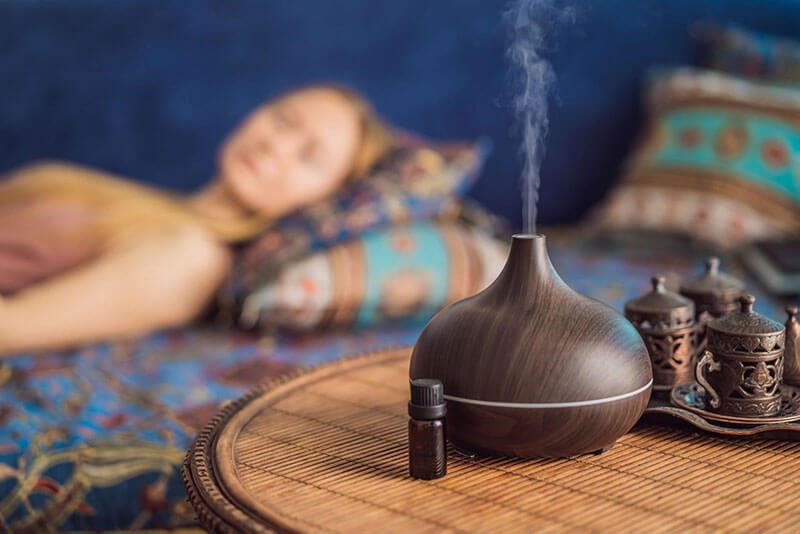 xông tinh dầu giảm căng thẳng giúp ngủ ngon