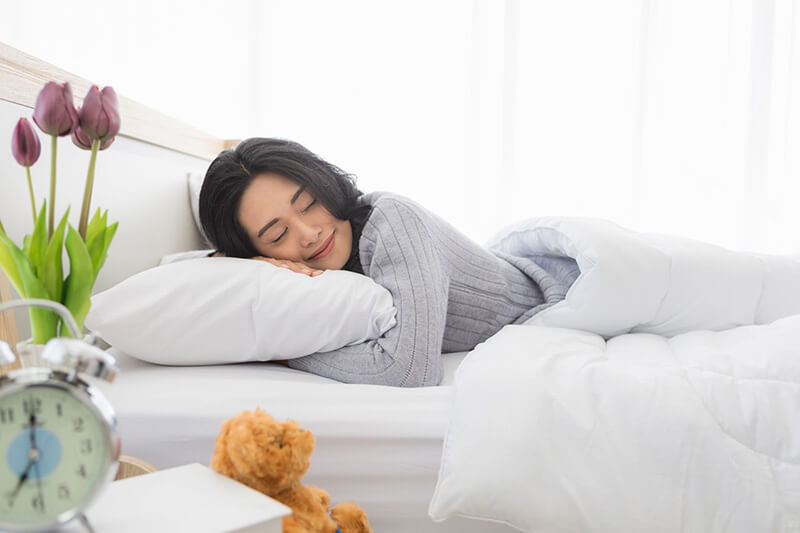 Không nên nằm sấp khi đi ngủ