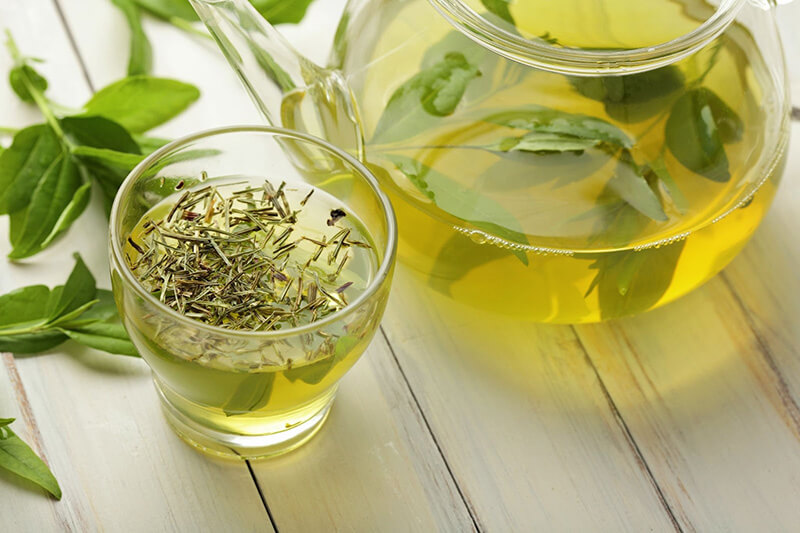 Nên sử dụng trà xanh ít caffein