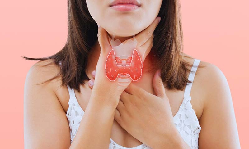 phụ nữ bị bệnh tuyến giáp