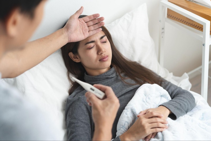 sốt là tác dụng phụ phổ biến sau tiêm vắc xin hpv