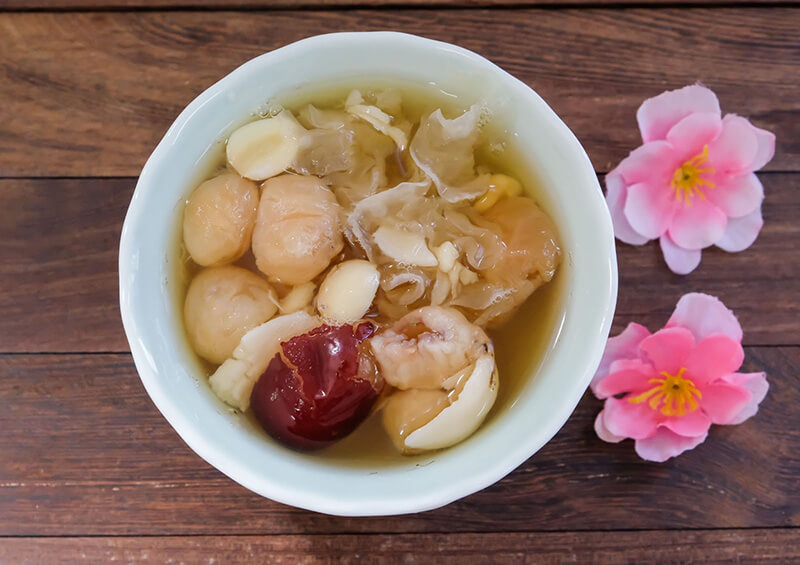 Long nhãn hạt sen là món ăn giúp an thần dễ ngủ