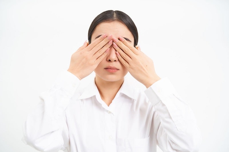 Mắt vừa cận vừa loạn là tình trạng gì?