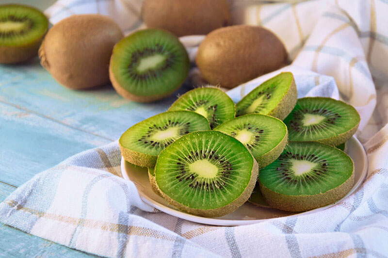 Serotonin trong kiwi giúp điều chỉnh chu kỳ giấc ngủ