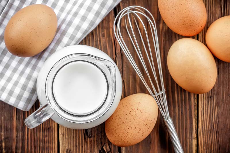 Tắm trắng bằng sữa tươi có đường và trứng gà Tắm trắng bằng sữa tươi có đường và trứng gà