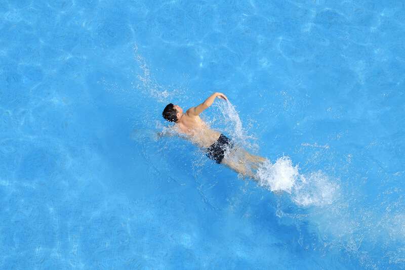 Bơi lội là một môn thể thao toàn diện, giúp tăng cường sức khỏe tim mạch