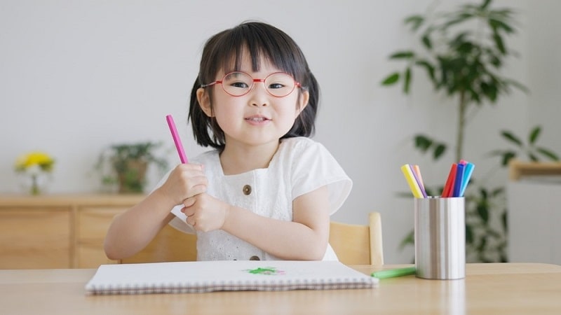 Khi nào thì nên chọn mua viên uống bổ mắt của Nhật dành cho bé con?