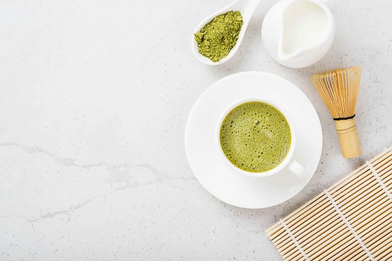 Cách tắm trắng bằng bột trà xanh và sữa tươi