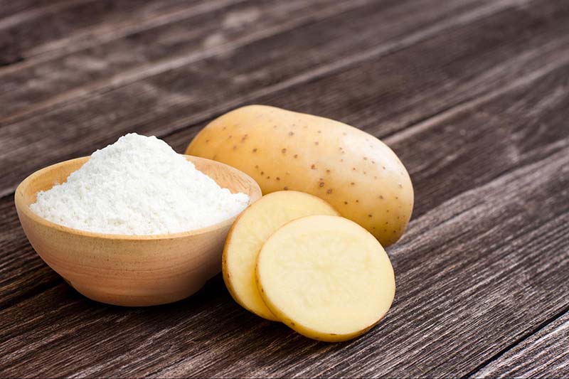 Cách làm mặt nạ khoai tây cùng bột gạo làm trắng da