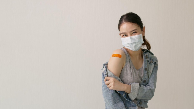 Tiêm vắc xin HPV giúp bảo vệ nữ giới