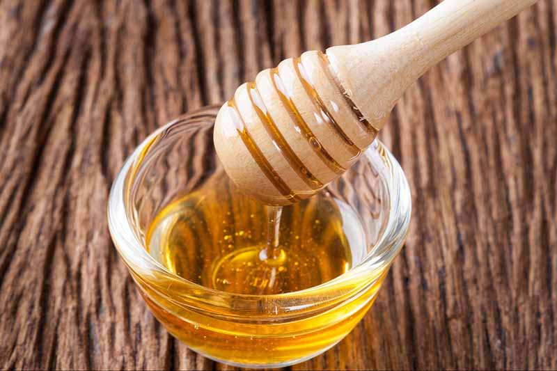 Cách tắm trắng bằng bột sắn da và mật ong