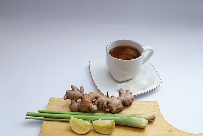 Chữa mất ngủ bằng gừng và đường phèn