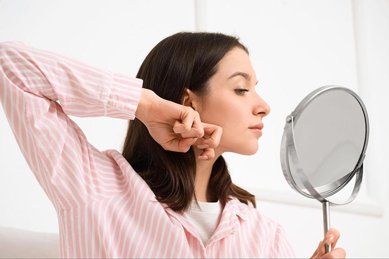 Massage vùng khớp thái dương hàm