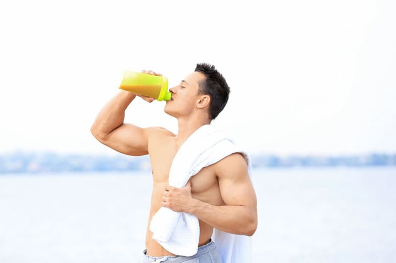 Uống whey đúng cách giúp phát triển cơ bắp