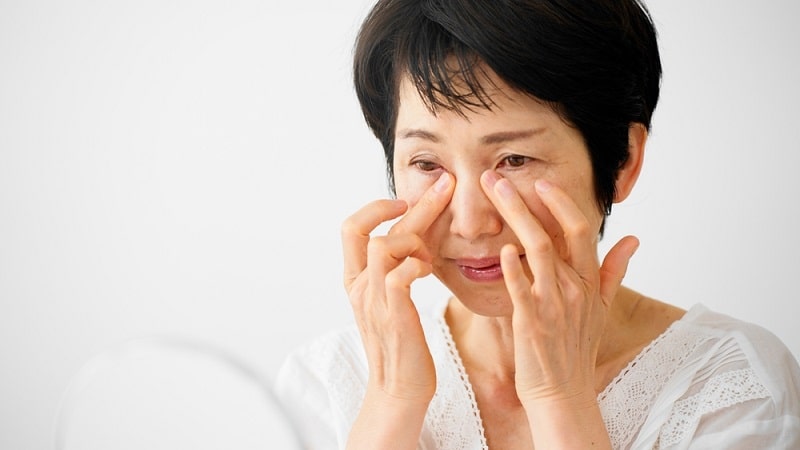 Bấm huyệt chữa mắt cận thị liệu có hiệu quả không?