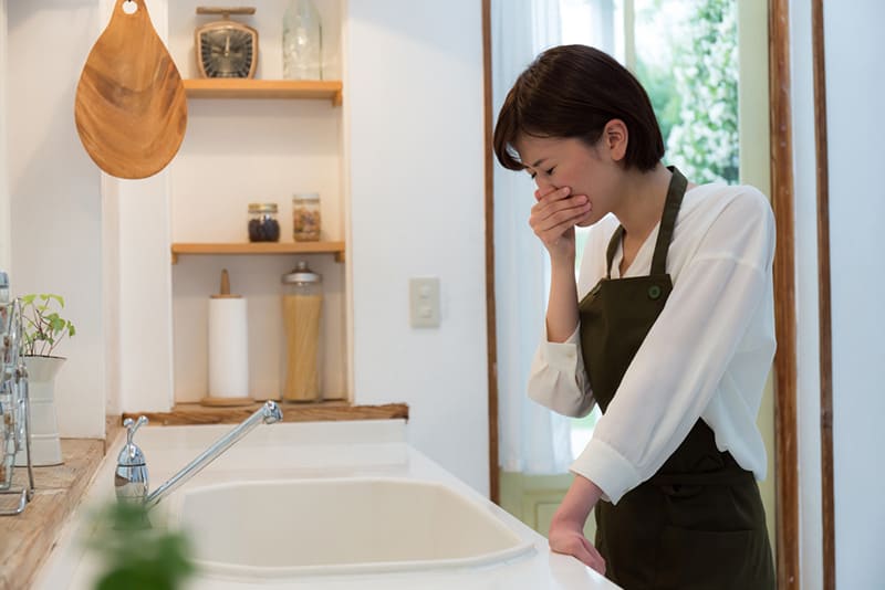 Buồn nôn là triệu chứng mất ngủ sau khi chuyển phôi