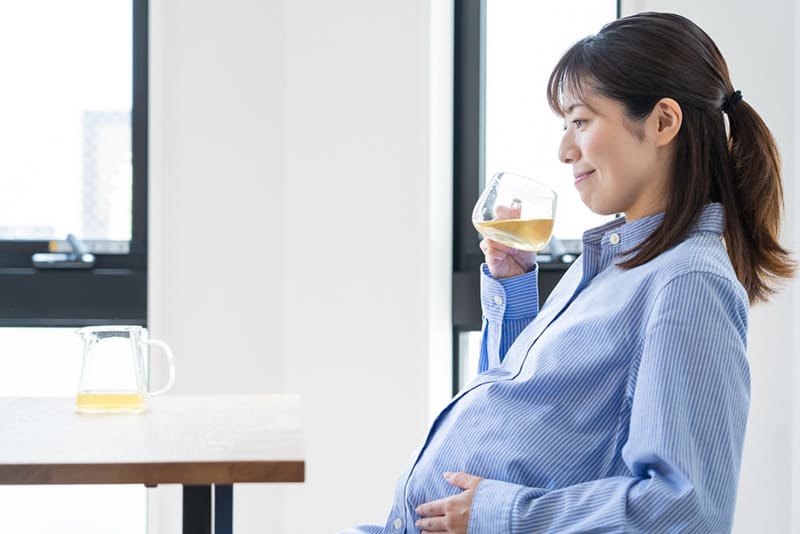 Các loại trà thảo mộc giúp mẹ bầu ngủ ngon hơn