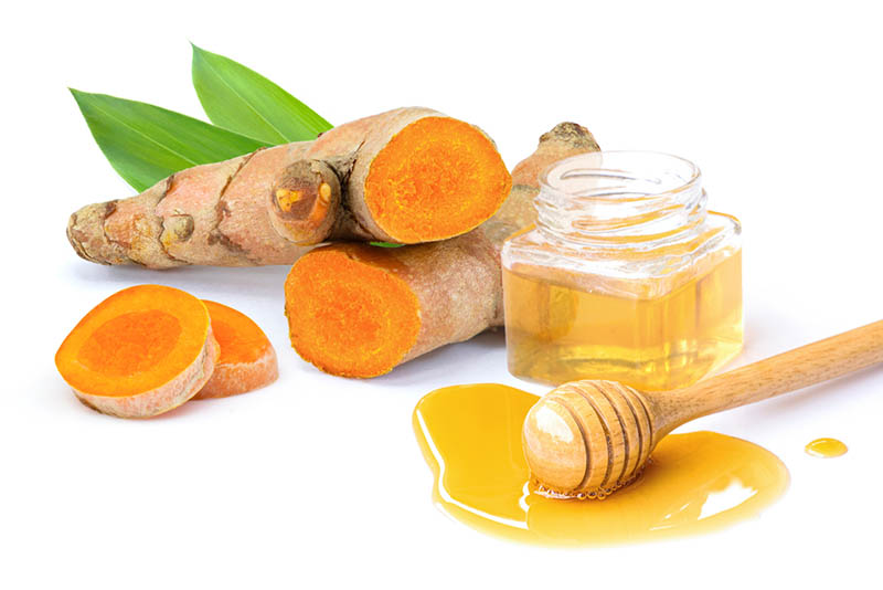 Làm trắng da bằng nghệ tươi và mật ong giúp ngừa mụn, sáng da