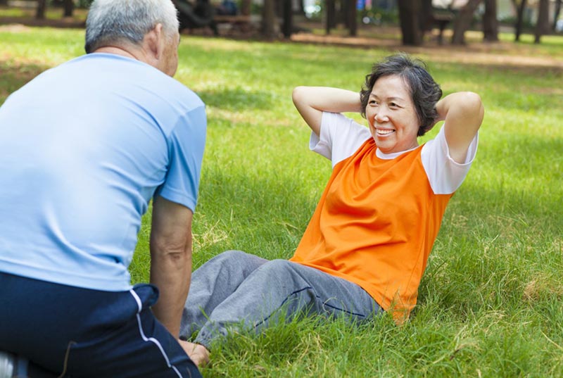 Gập bụng tốt cho người viêm khớp dạng thấp