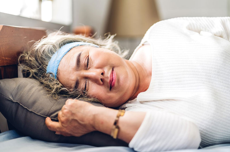 Người bệnh viêm khớp dạng thấp nên nghỉ ngơi hợp lý