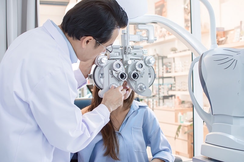 Phẫu thuật điều trị cận thị