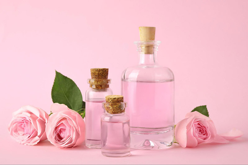 Tắm trắng bằng bằng phèn chua và nước hoa hồng