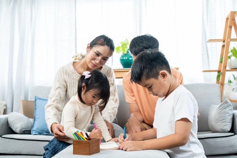 Tập thể dục mắt cho bé