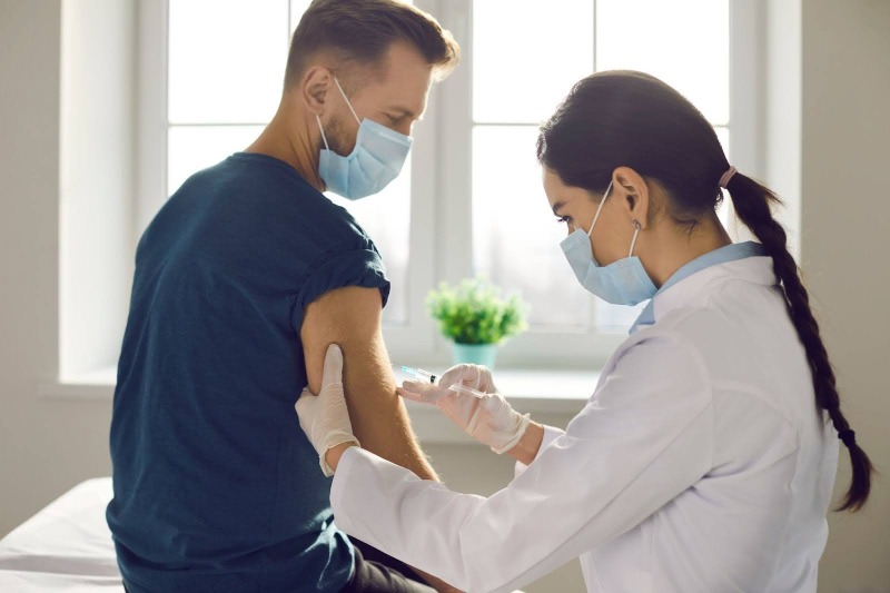 tiêm phòng vắc xin viêm gan