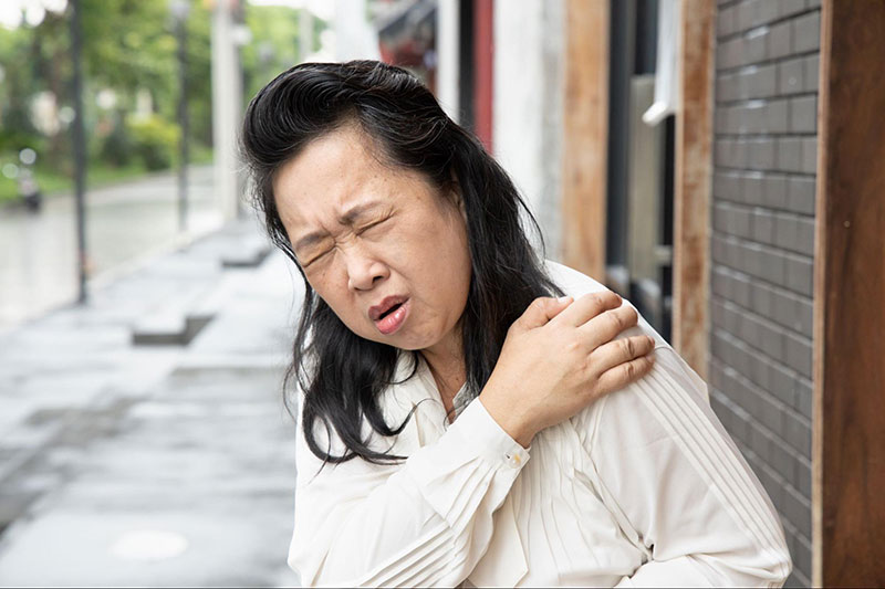 Tình trạng khớp vai đông cứng