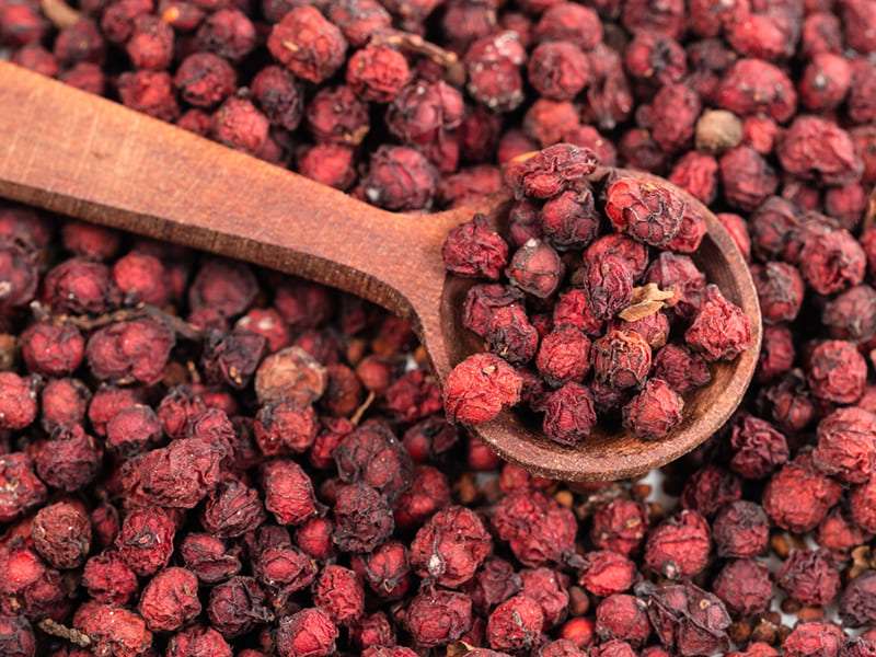 Trà ngũ vị tử thúc đẩy tuần hoàn máu, hỗ trợ cải thiện hoạt động cương dương.