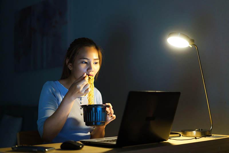 Chế độ sinh hoạt gây nám mảng