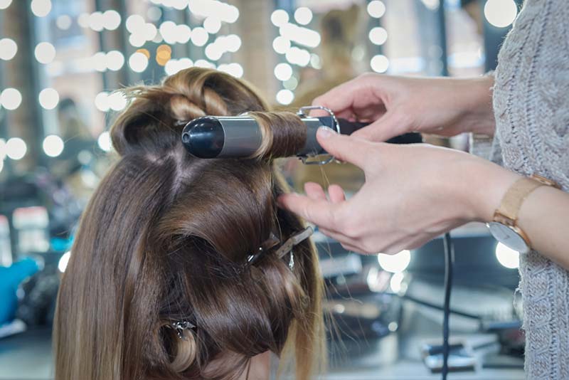 dùng nhiệt tạo kiểu tóc