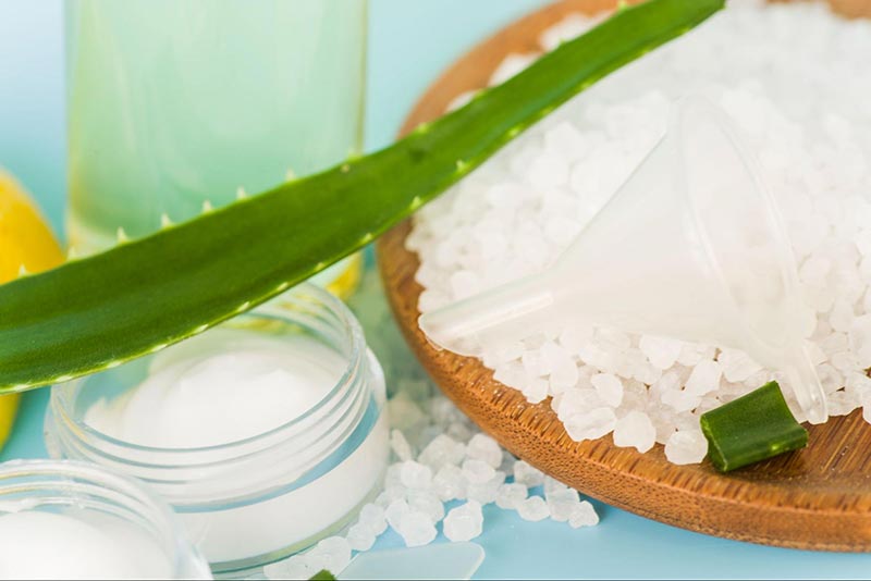 nha đam với muối chữa rụng tóc