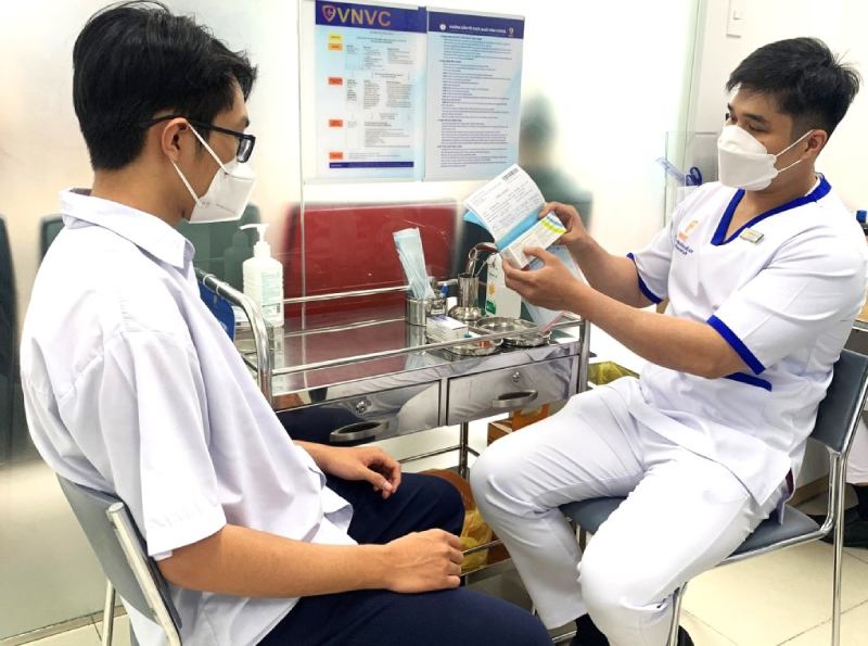 Tiêm vắc xin phòng ngừa HPV