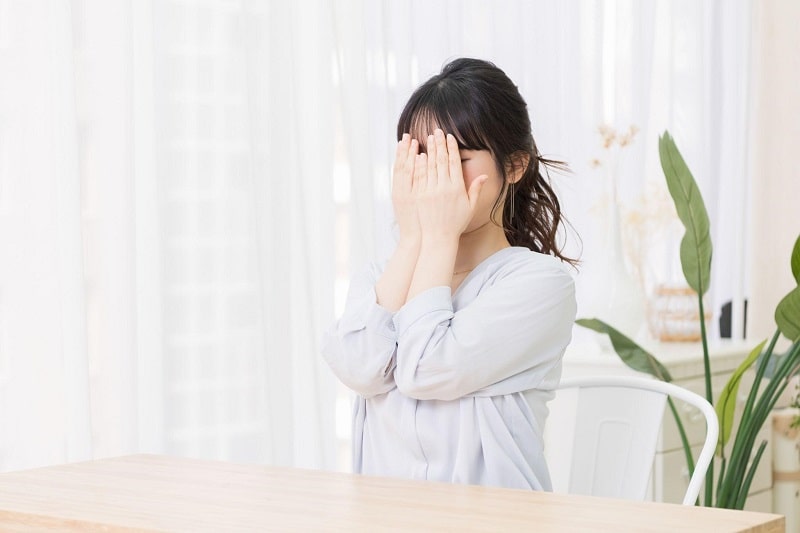 Bị xấu hổ, dễ mặc cảm