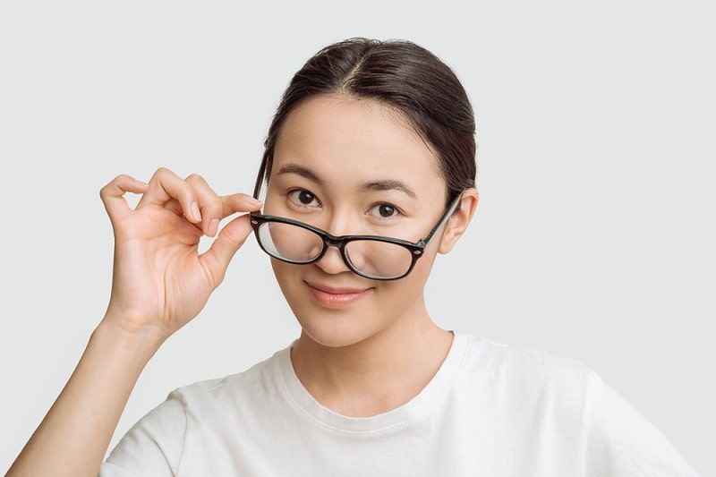 Đeo sai độ, không đúng cách