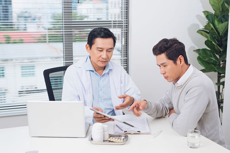 Khi sử dụng thuốc gây mất ngủ cần tham khảo ý kiến bác sĩ