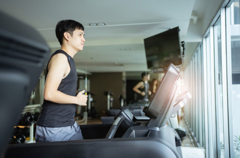 Kiên trì tập luyện giảm đau khớp khi tập gym