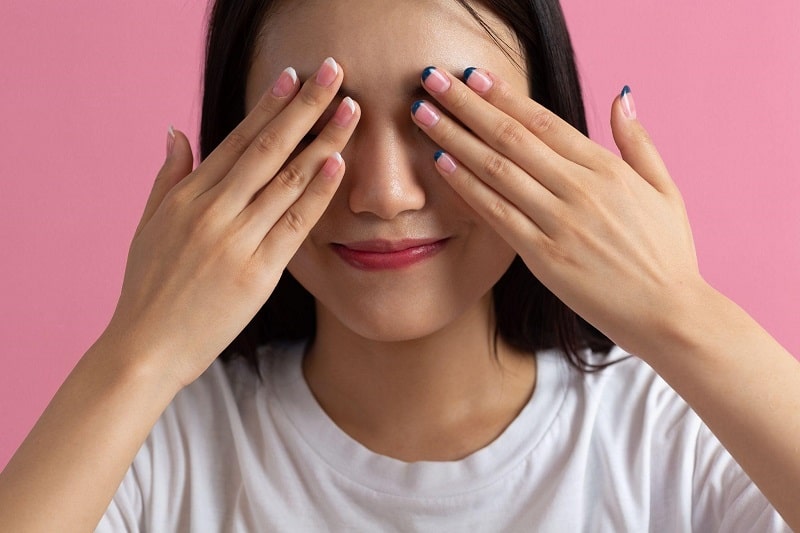 Yoga có giúp giảm độ cận thị không?