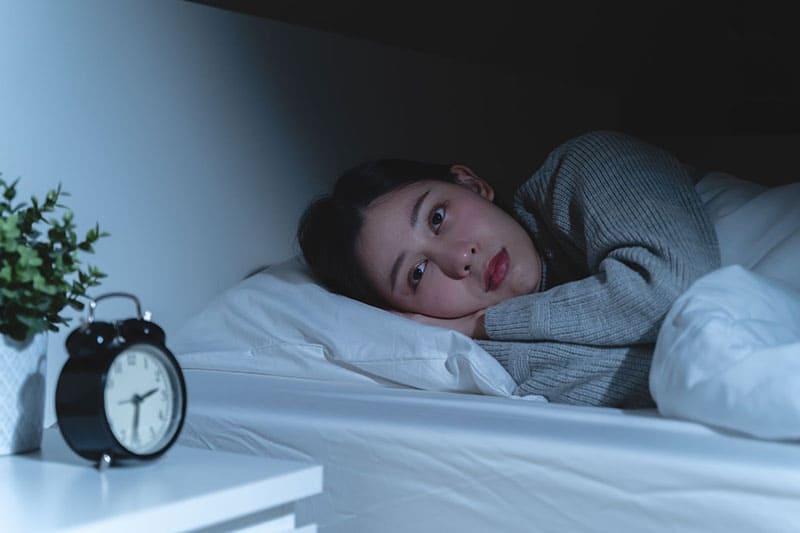 Ăn socola vào buổi tối có thể gây mất ngủ