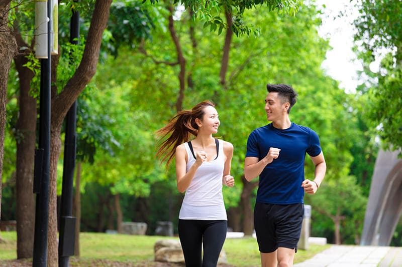 Chạy bộ cùng nhau giúp cải thiện chất lượng cuộc yêu