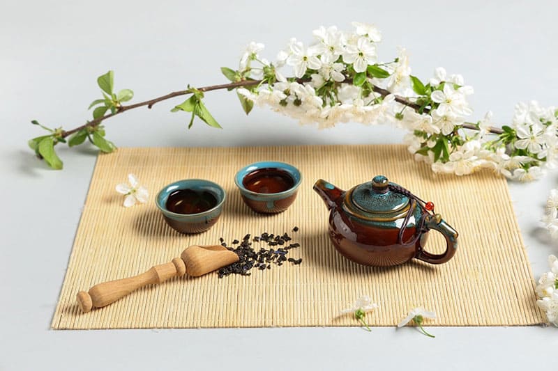 Hồng trà còn được gọi là trà đen