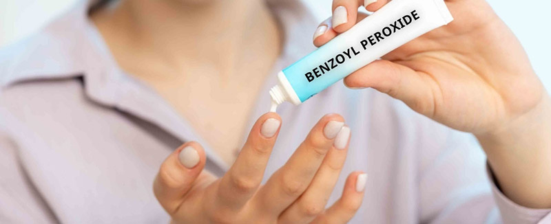 Không kết hợp sử dụng đồng thời Hydroquinone với các sản phẩm có chứa benzoyl peroxide